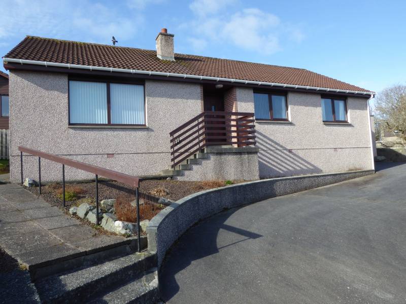 11 Leog Lane, Lerwick, Shetland, ZE1 0AH Tait & Peterson